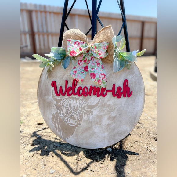 Wooden Welcome Door Hanger/Sign Welcomish - Picture 1 of 3